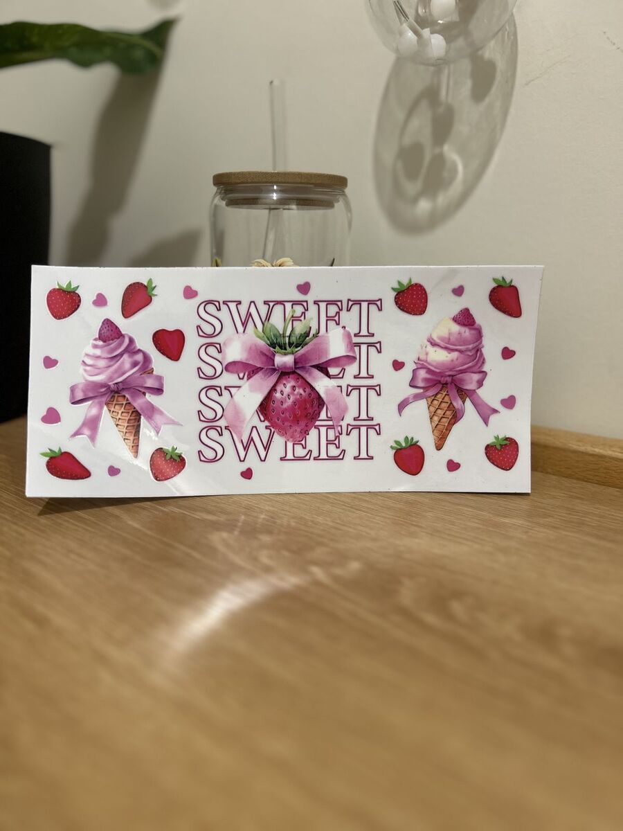 Glass tumbler (ice cream/straw)